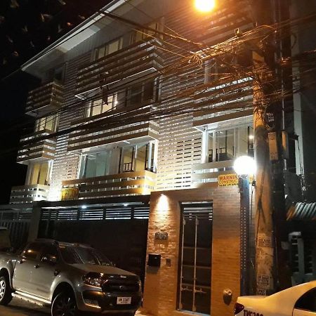 Burgos Hub Hostel Pasay Eksteriør bilde