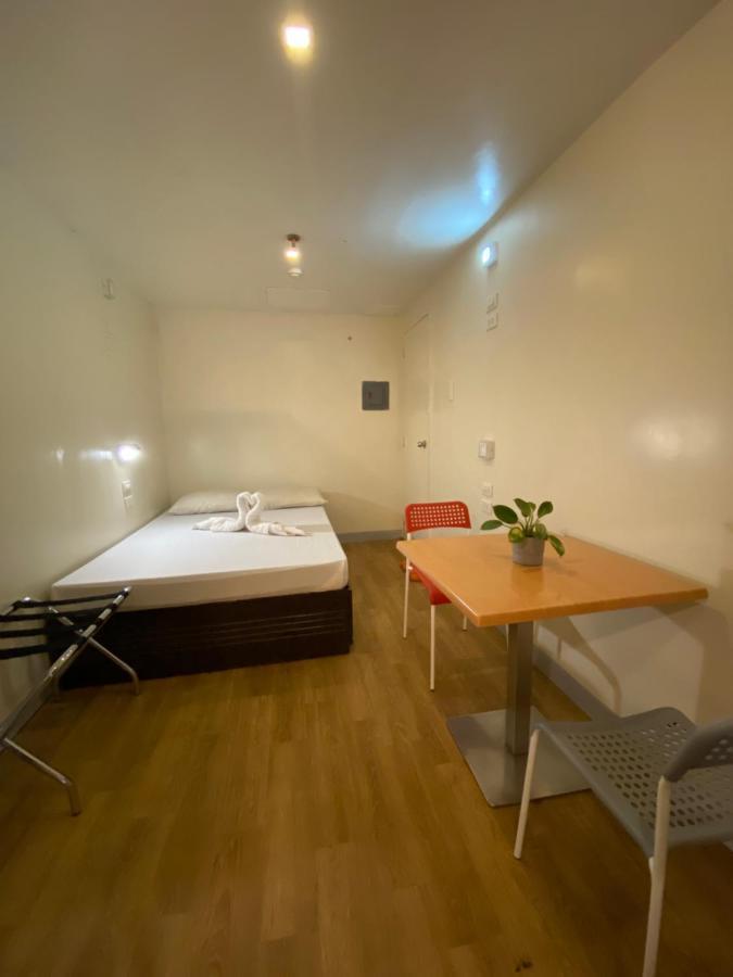 Burgos Hub Hostel Pasay Eksteriør bilde