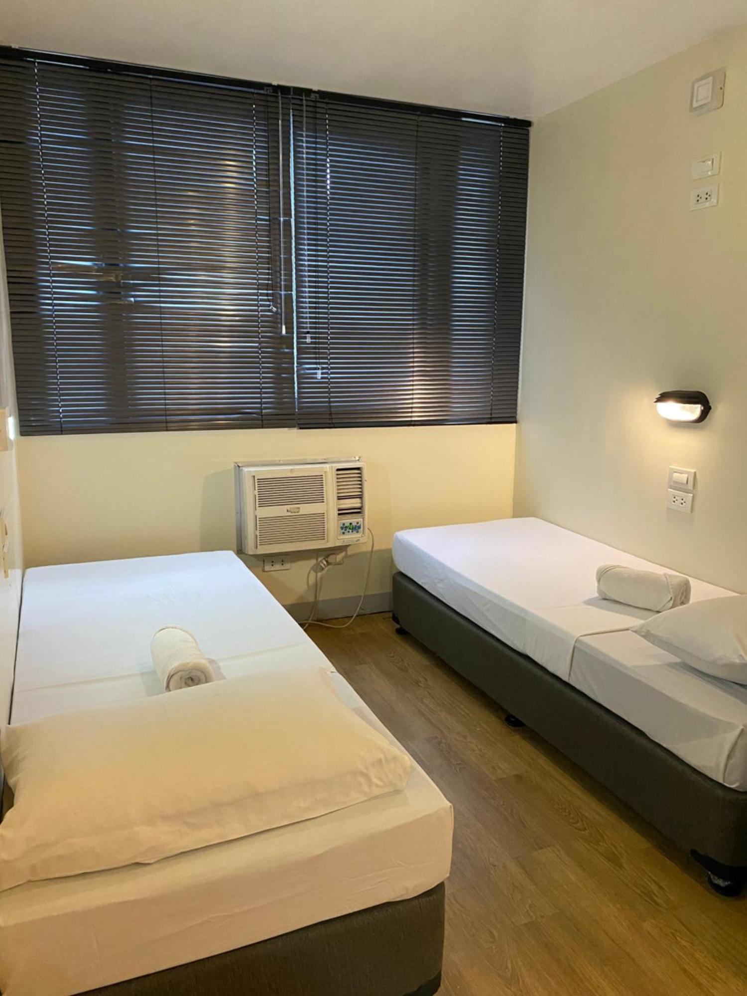 Burgos Hub Hostel Pasay Eksteriør bilde